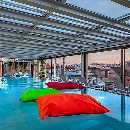 Cortile - Adults Only