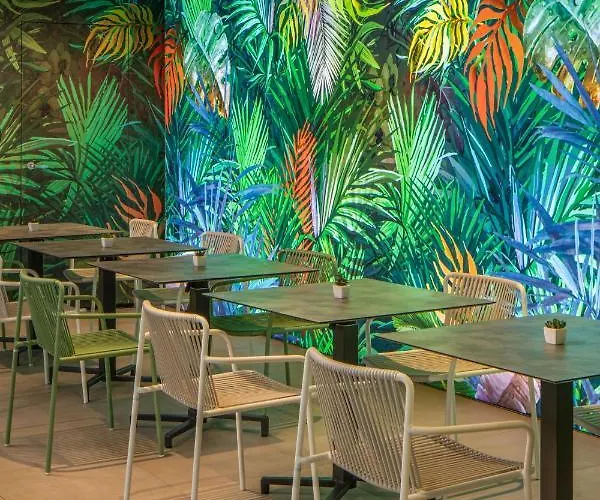 Cortile - Adults Only