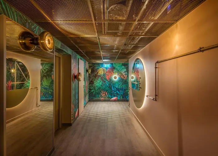 Cortile - Adults Only 4*